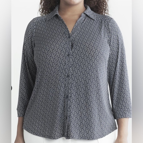 Adrianna Papell Geometric Button Up Shirt Color Oxford Blue Chain Geo 2x Wms NWT - Picture 1 of 6